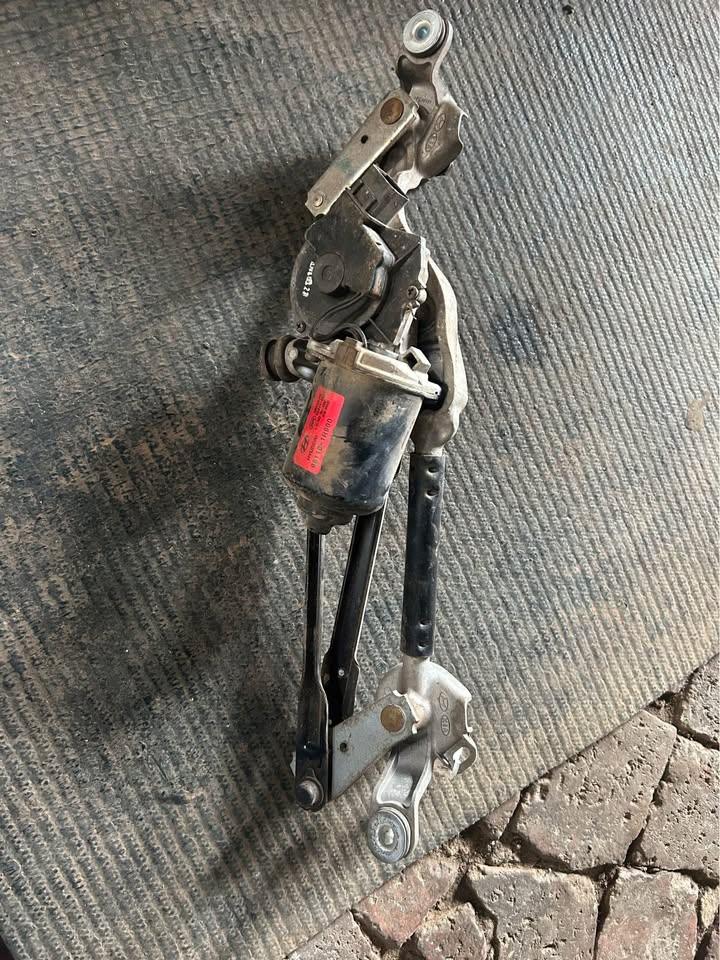 2019 Hyundai Accent Wiper Motor & Meg For Sale Call or WhatsApp - Private Seller