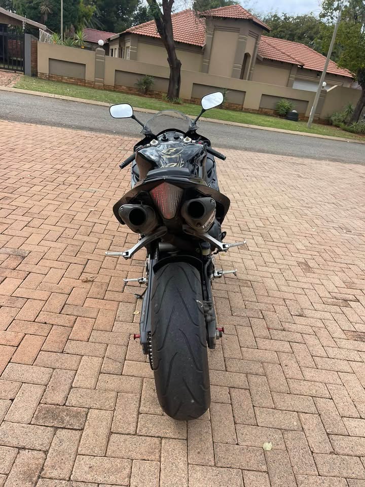 07 YAMAHA R1 - Private Seller 07 YAMAHA R1 - Private Seller