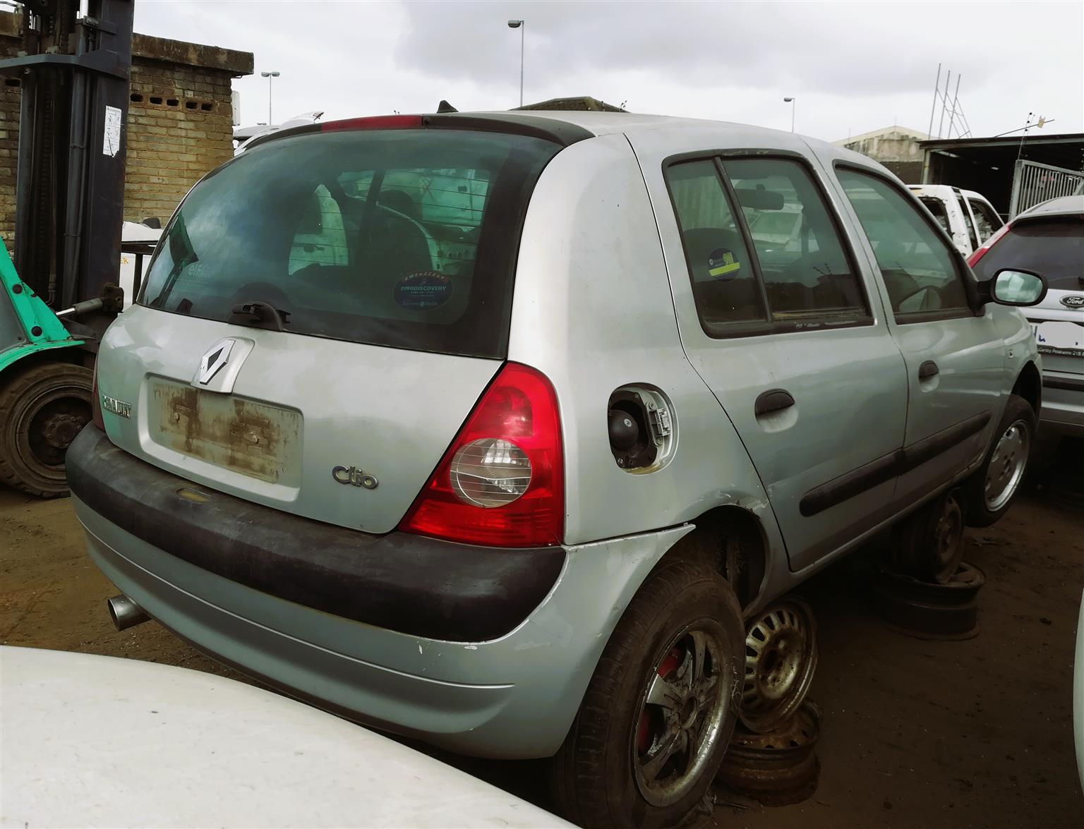 Renault Clio - Stripping for Spares