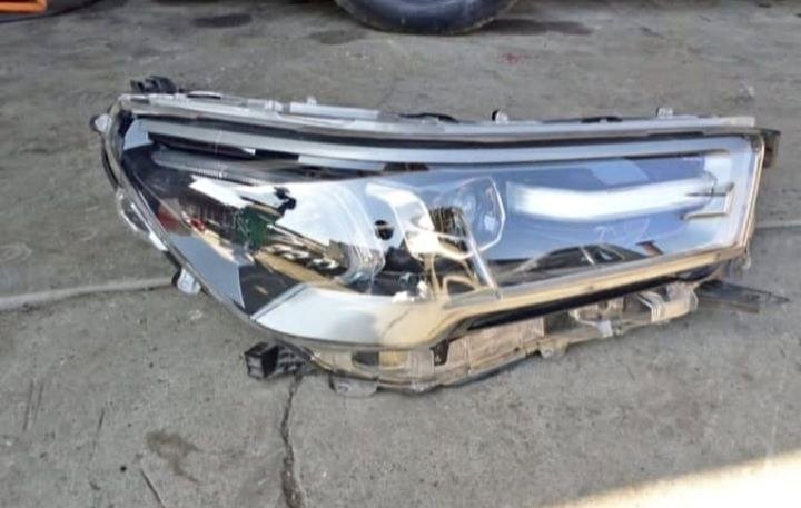 Toyota Legend Headlight for Sale with chrome - Private Seller Toyota Legend Headlight for Sale with chrome - Private Seller