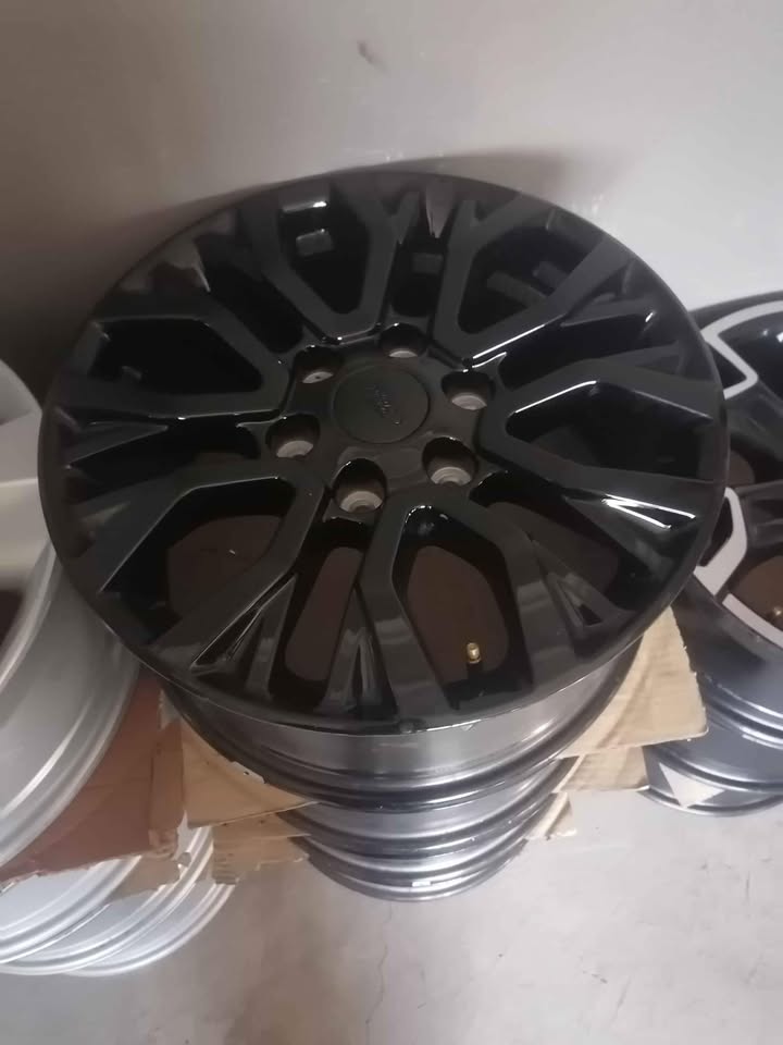 Ford Ranger 18 Thunder(With Sensors) Ford Ranger 18 Thunder(With Sensors)