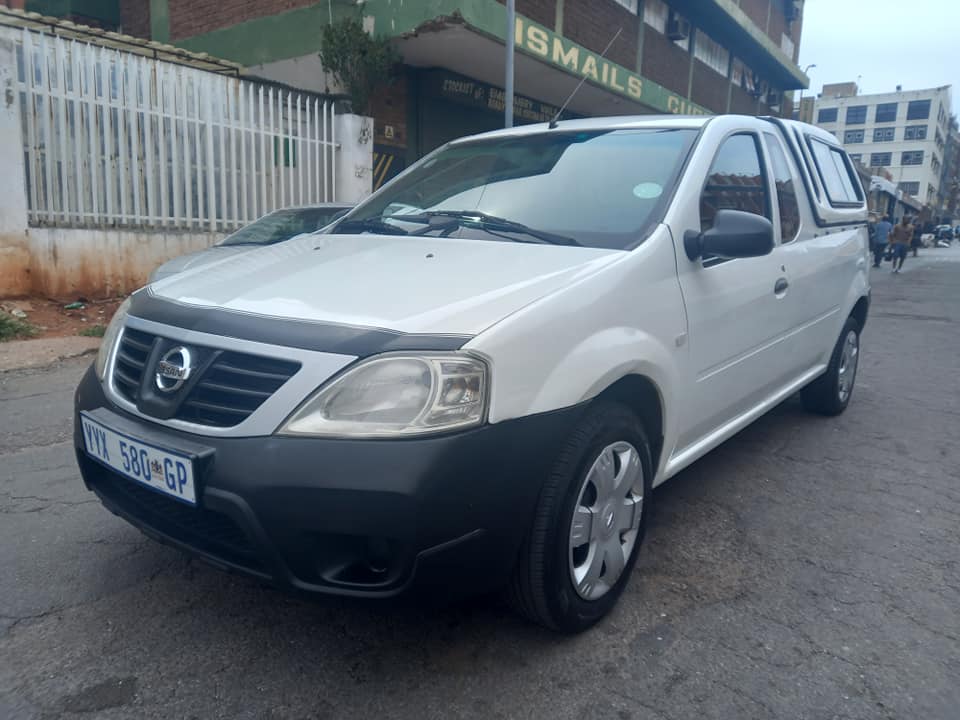 2011 NISSAN NP200 1.6 PETROL, MANUAL TRANSMISSION, WHITE COLOUR, MILEAGE 89000KM