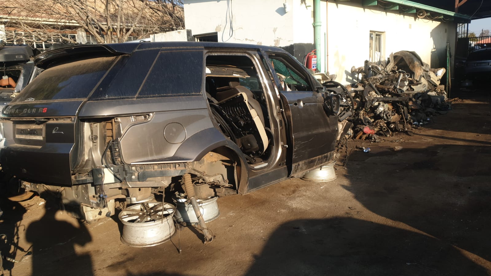 2014 Range Rover Sport 5.0l S/C V8 LUMMA Stripping For Spares