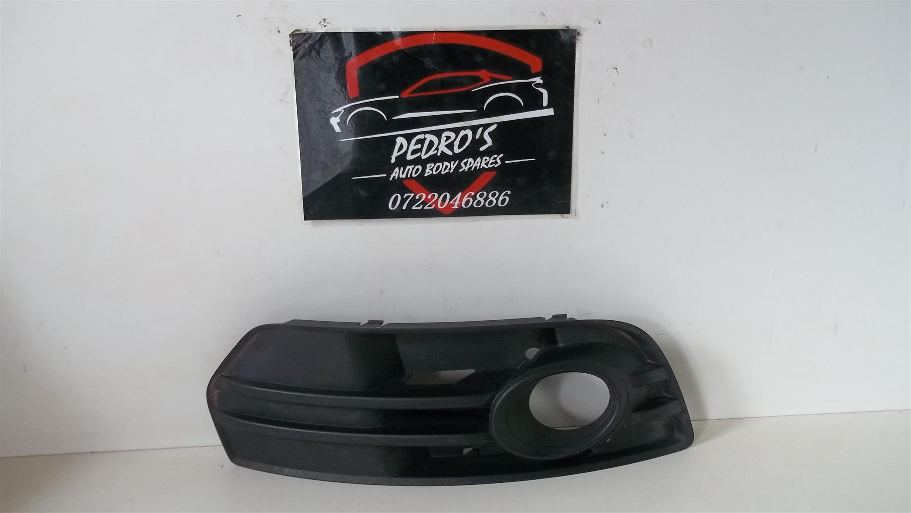 Audi Q5 left fog light cover - Private Seller Audi Q5 left fog light cover - Private Seller