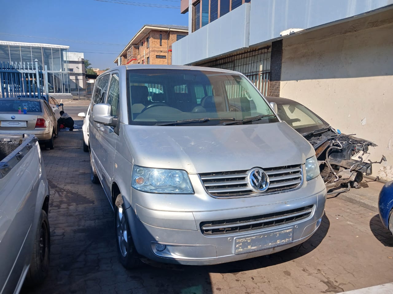 vw t5 caravelle 2.5 tdi stripping  for spares whatsapp - Private Seller