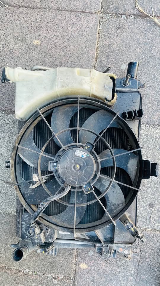 Kia rio fan and radiator - Private Seller Kia rio fan and radiator - Private Seller