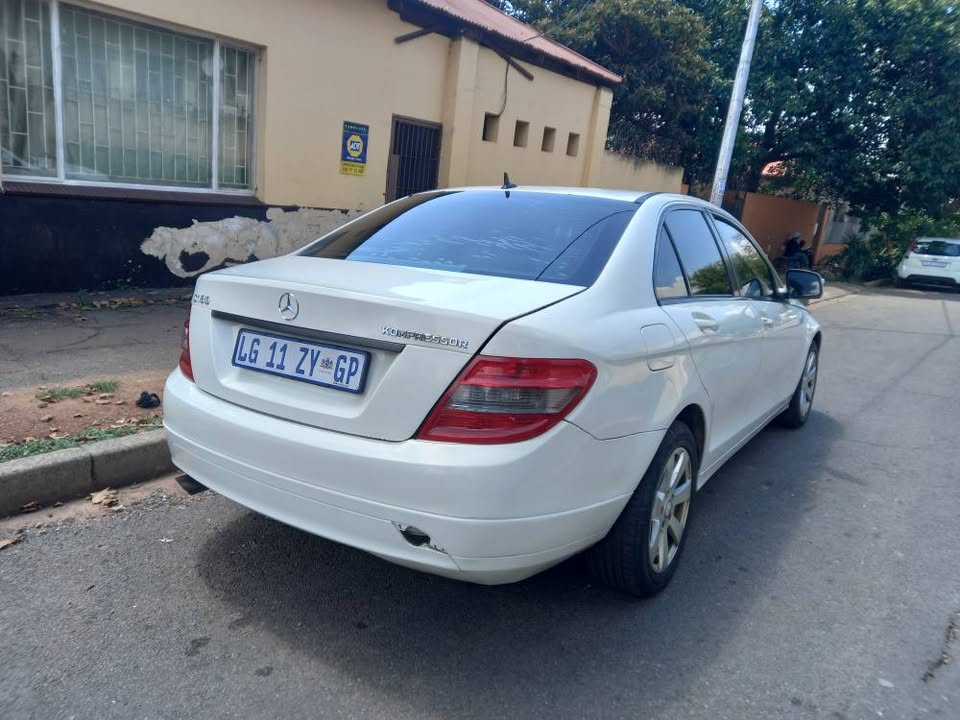 2009 Mercedes Benz C180 Kompressor, Manual, Petrol, White