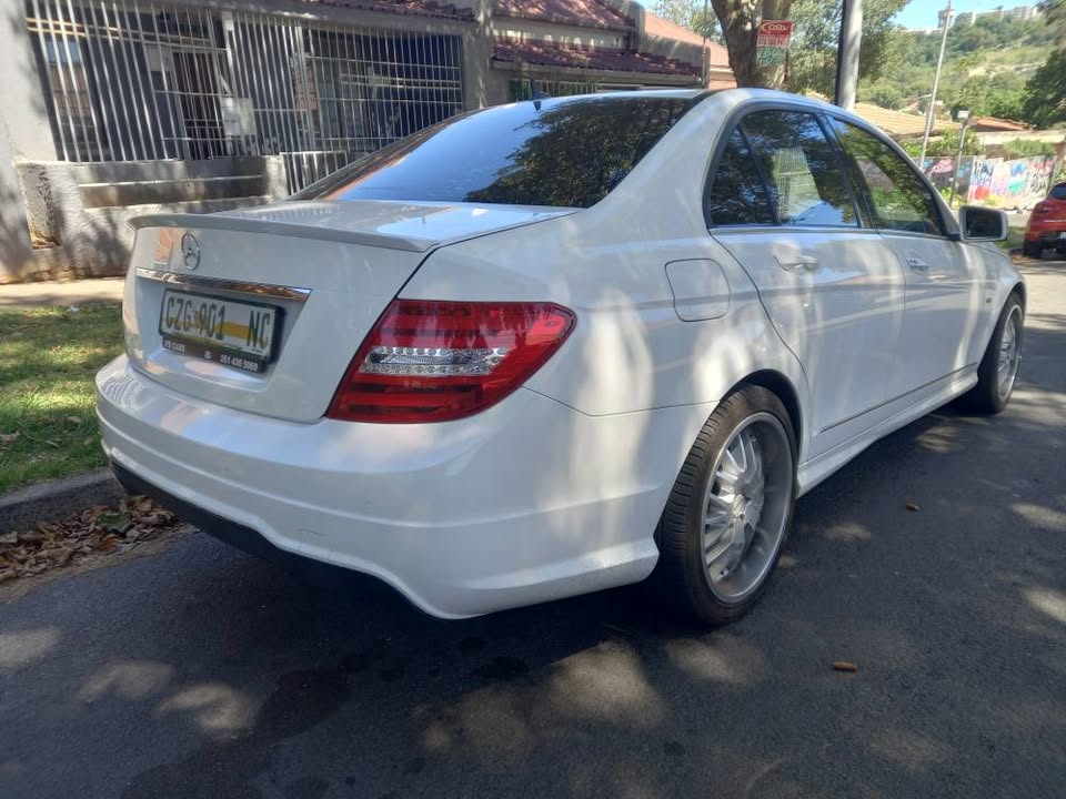 2014 MERCEDES BENZ C200 AMG PETROL, AUTOMATIC, WHITE COLOR, MILEAGE 110000KMS,