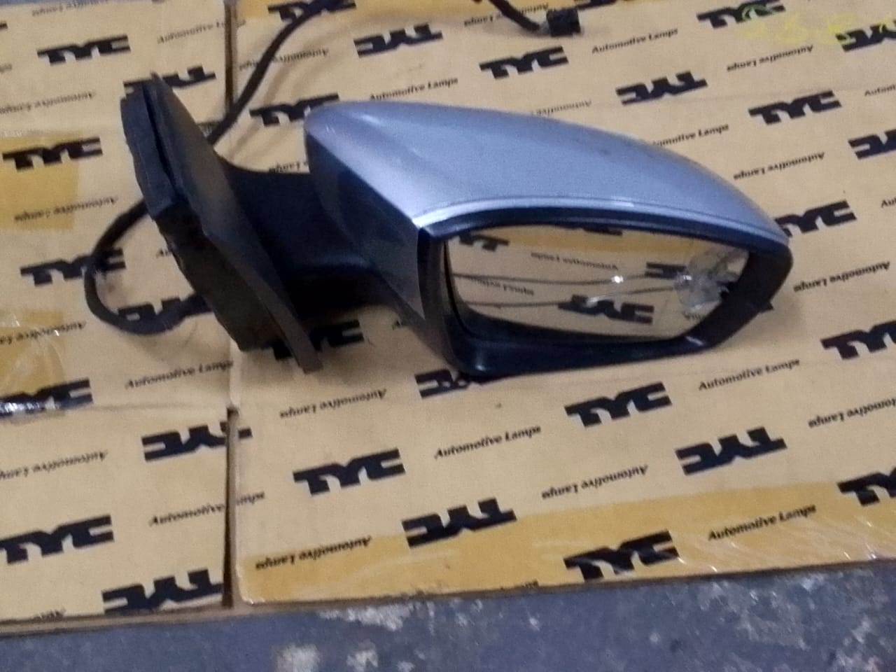 (2012-2016) VW POLO 8 RHS MIRROR WITH INDICATOR FOR SALE