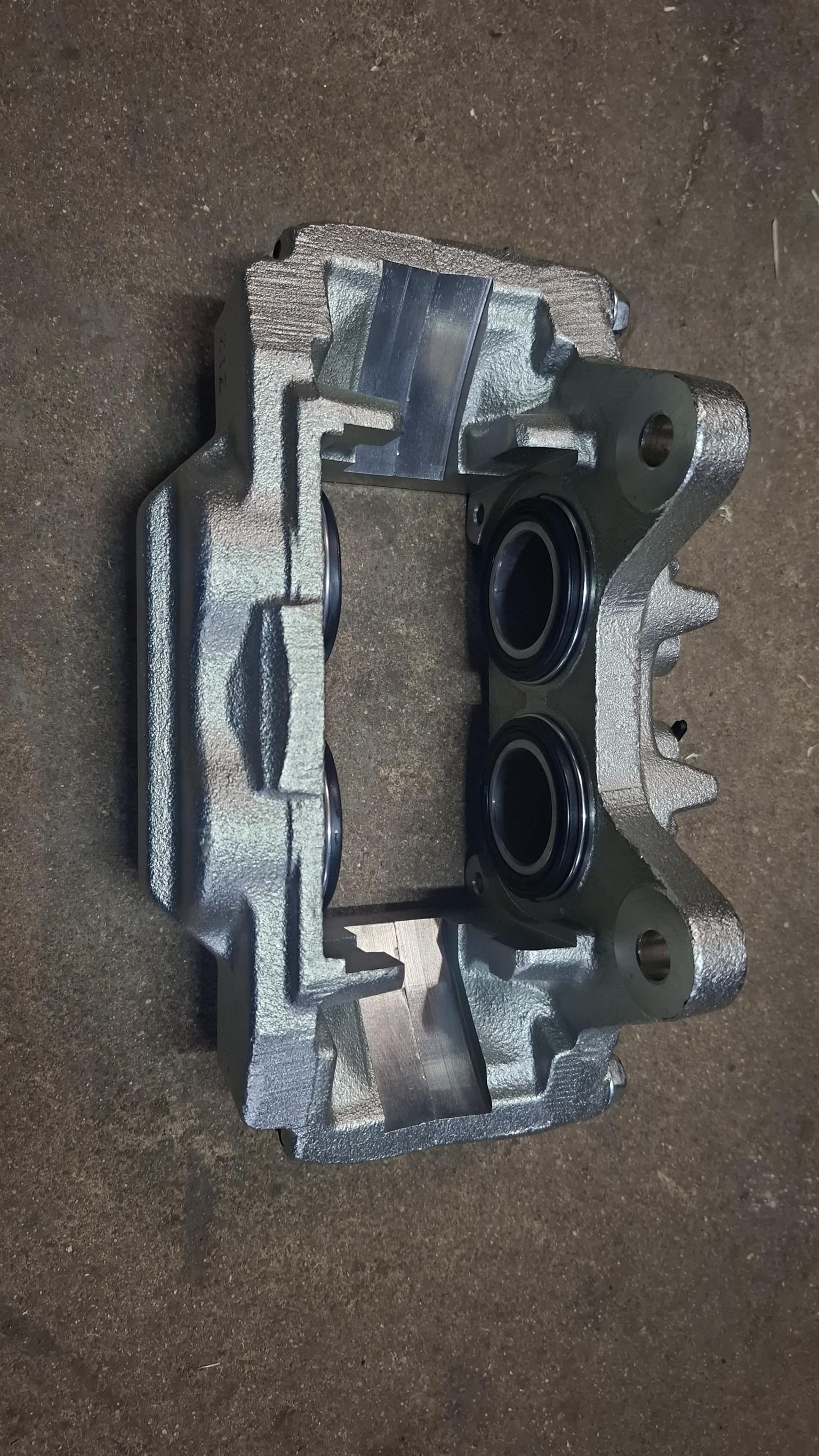 Mitsubishi Pajero gen 4 front calipers brand new for sale - Private Seller