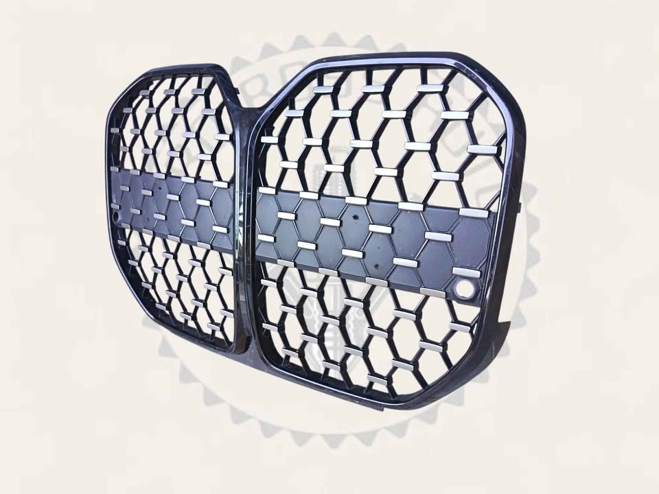 BMW G22 G23 G26 4 SERIES/GRAN COUPE MAIN KIDNEY GRILL AVAILABLE FOR SALE - Private Seller BMW G22 G23 G26 4 SERIES/GRAN COUPE MAIN KIDNEY GRILL AVAILABLE FOR SALE - Private Seller