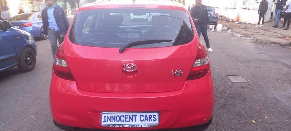 2013 HYUNDAI i20 1.4 ENGINE HATCHBACK, MANUAL RED COLOUR, 82000KM USED EXCELLENT DRIVE