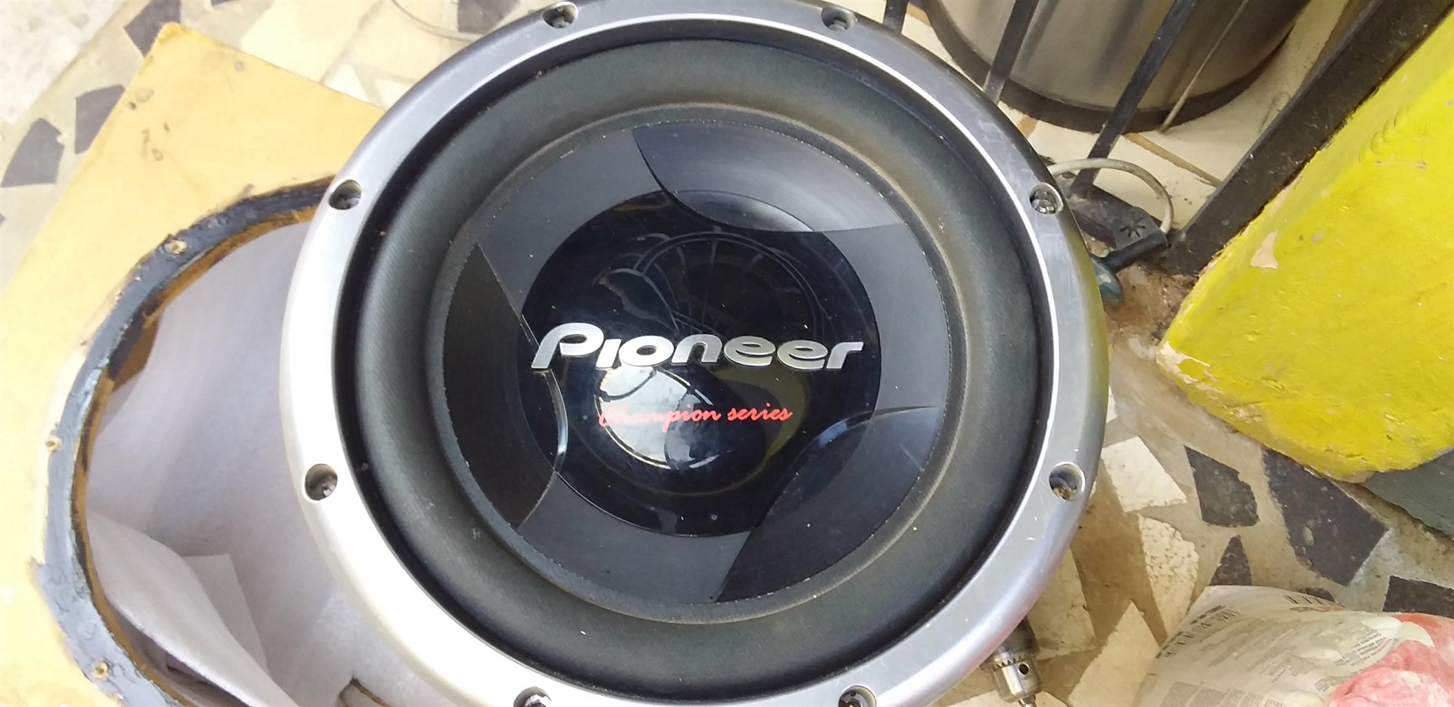 Pioneer subwoofer 1400w dvc 12"