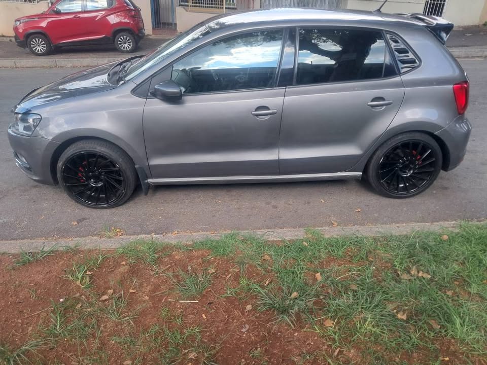 Vw polo Tsi 1.2 Grey 2017 for sale