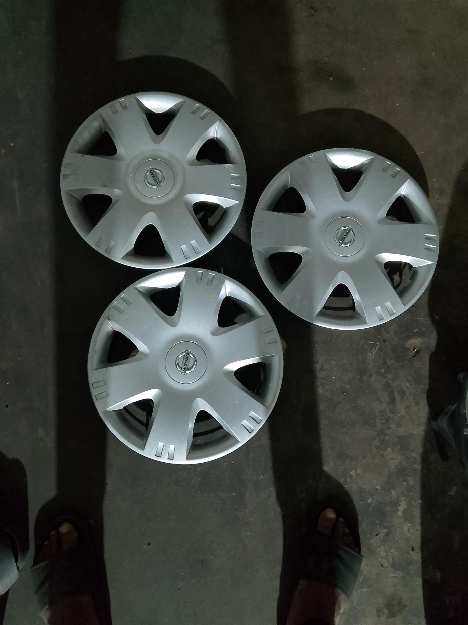 Nissan wheel cover 15 rim - Private Seller