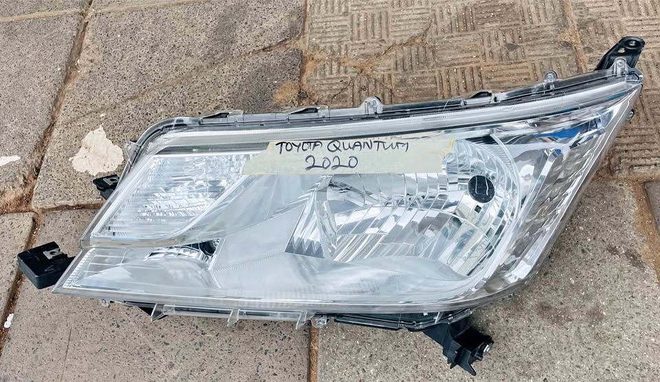 Toyota Quantum headlight - Private Seller Toyota Quantum headlight - Private Seller