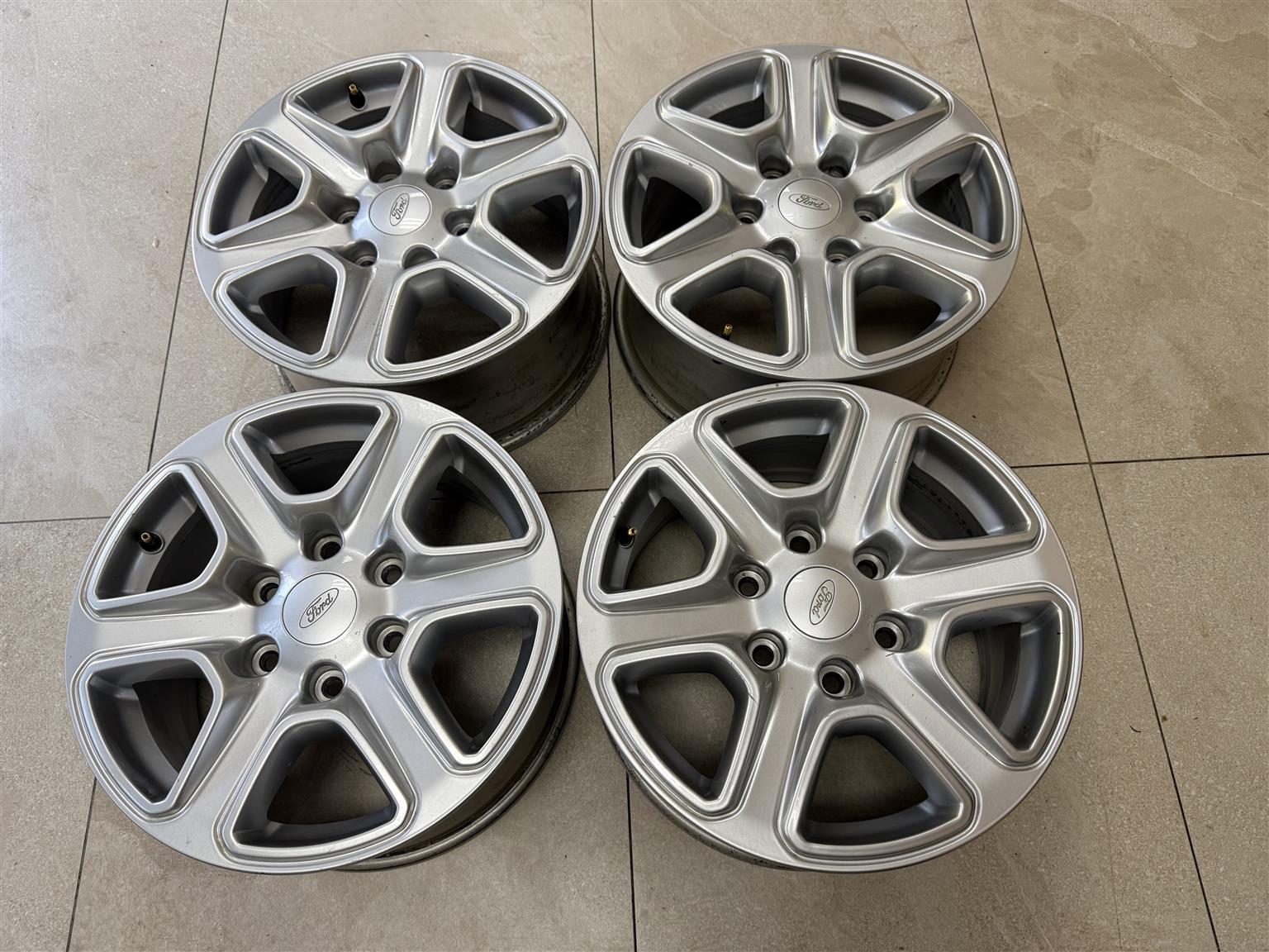 Ford ranger 17inch rim - Private Seller