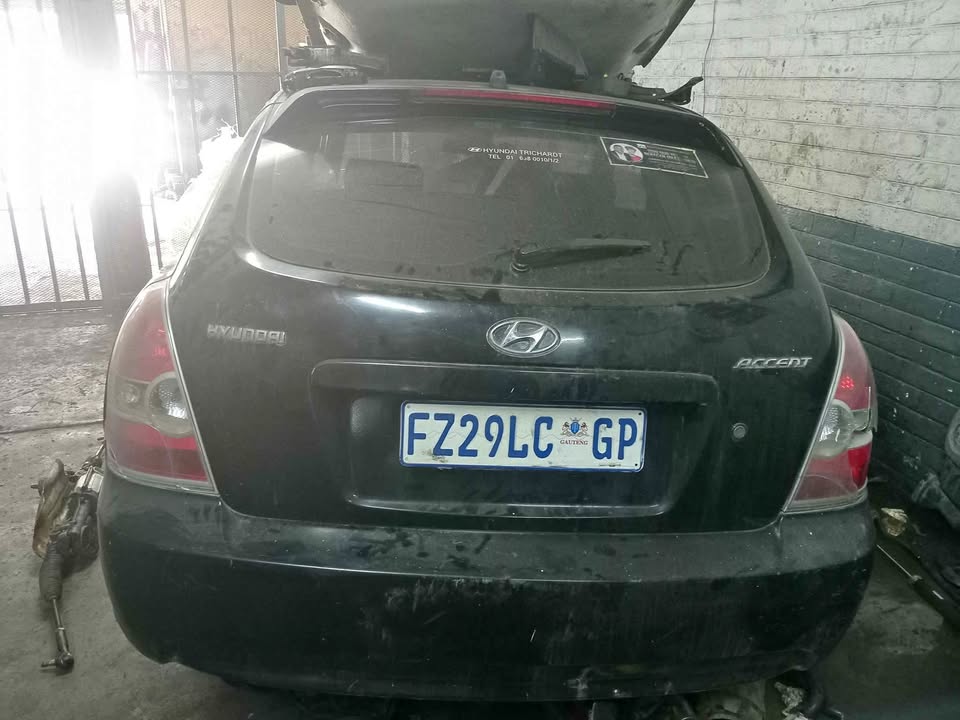 Hyundai accent 1.6 2006 to 2008 model for stripping Hyundai accent 1.6 2006 to 2008 model for stripping