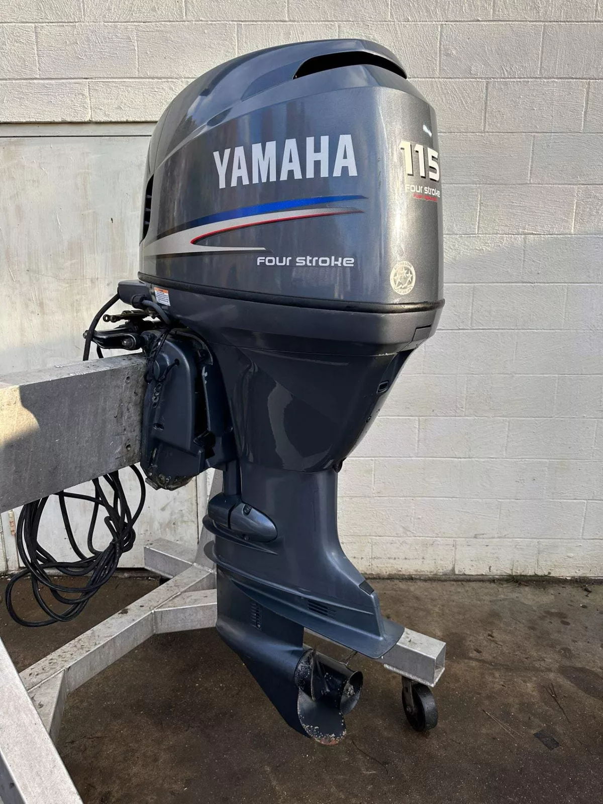2009 Yamaha 115HP 4 Stroke Outboard Engine 25" Shaft – 297 Hours 2009 Yamaha 115HP 4 Stroke Outboard Engine 25" Shaft – 297 Hours