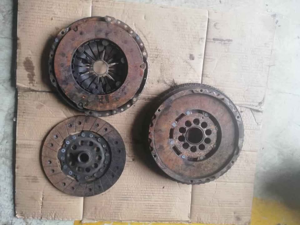 Volvo S40  T5 2006Flywheel and Clutchkit for sale - Private Seller