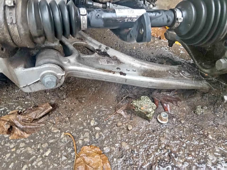 Audi TT 2015 lhs control arm Audi TT 2015 lhs control arm