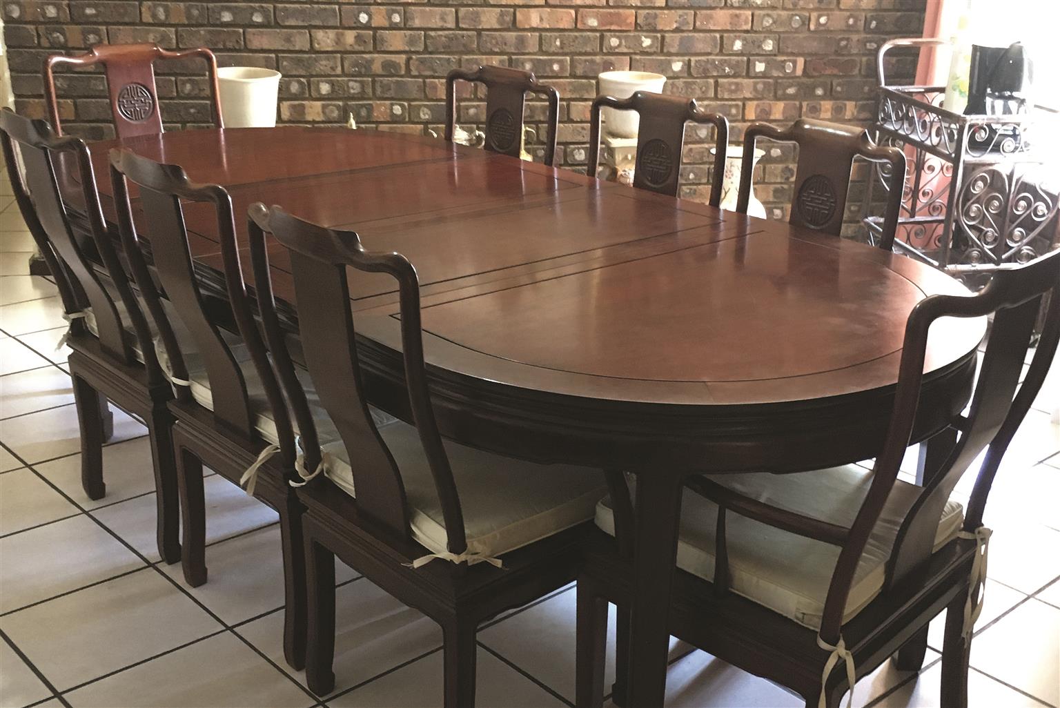 Table and 8 chairs best sale for sale