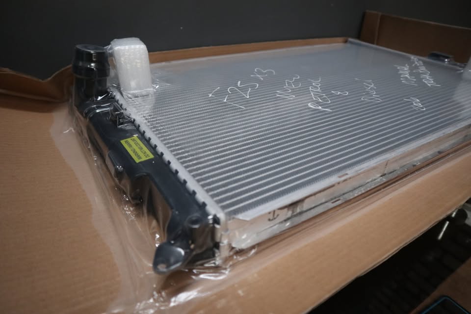 BMW F25 X3 RADIATOR - Private Seller BMW F25 X3 RADIATOR - Private Seller