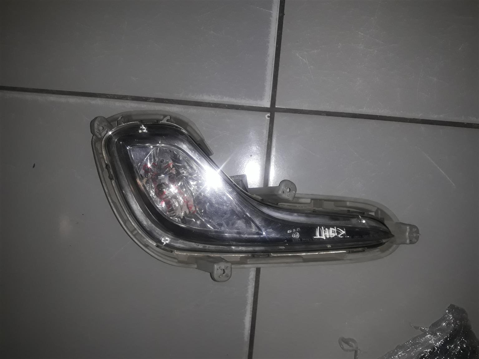 2013 Hyundai Accent Rhs fog light - Private Seller 2013 Hyundai Accent Rhs fog light - Private Seller