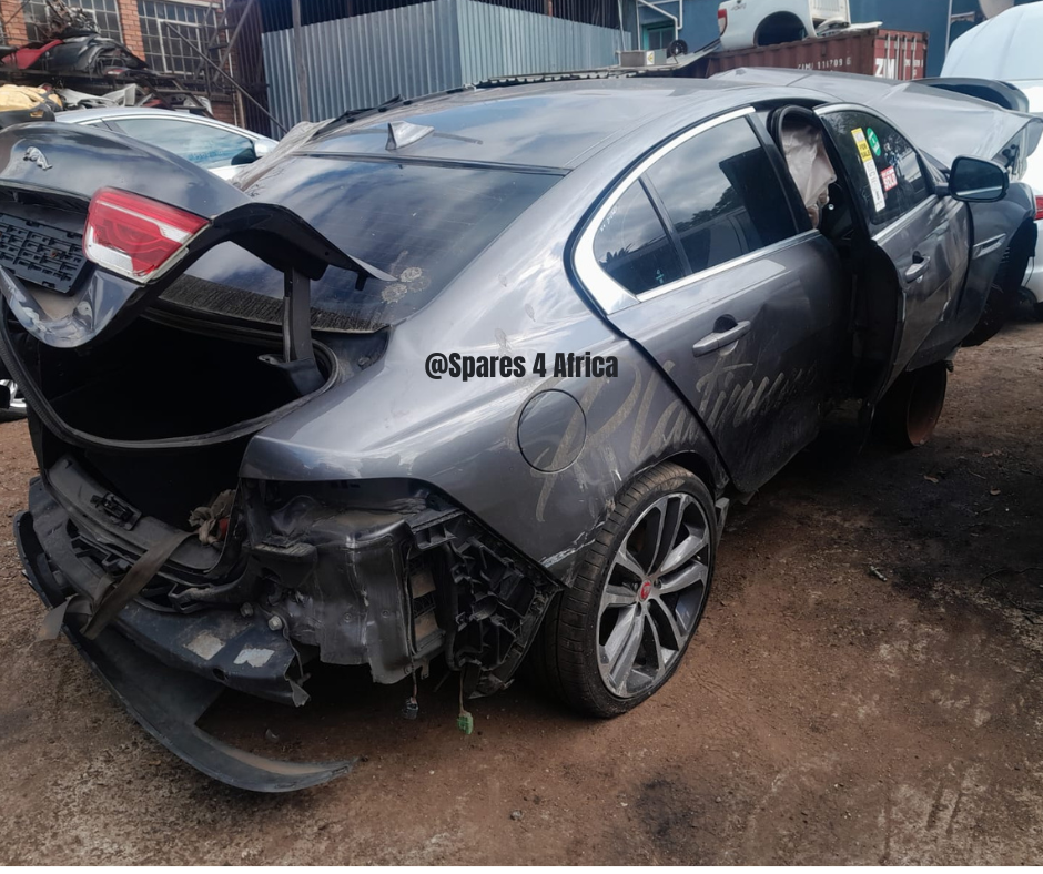 2016 JAGUAR XE 2.0 FOR STRIPPING - Private Seller