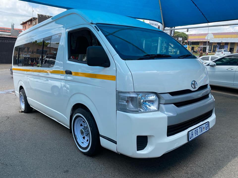 202O TOYOTA QUANTUM 2.4 16 SEATER MANUAL