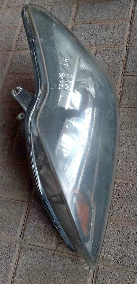 Ford focus Mk2 Left Hand Side headlight