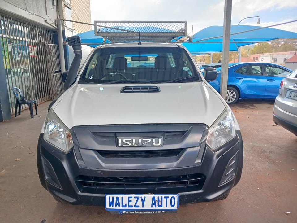 2020 ISUZU KB250 D-MAX 4X2 S/C Transmission: Manual Mileage: 38000km Fueltype: Diesel White