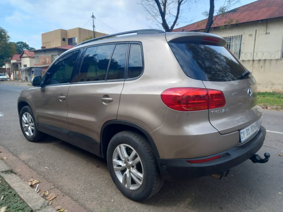 2013 VOLKSWAGEN TIGUAN 1.4 TSI PETROL, BLUEMOTION, AUTOMATIC, GOLD, 97000KMS