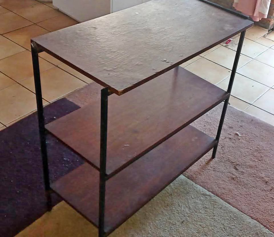 VINTAGE METAL WOODEN STAND VINTAGE METAL WOODEN STAND