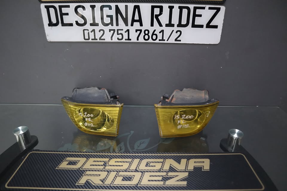 LEXUS 1 IS FOG LIGHTS - Private Seller LEXUS 1 IS FOG LIGHTS - Private Seller