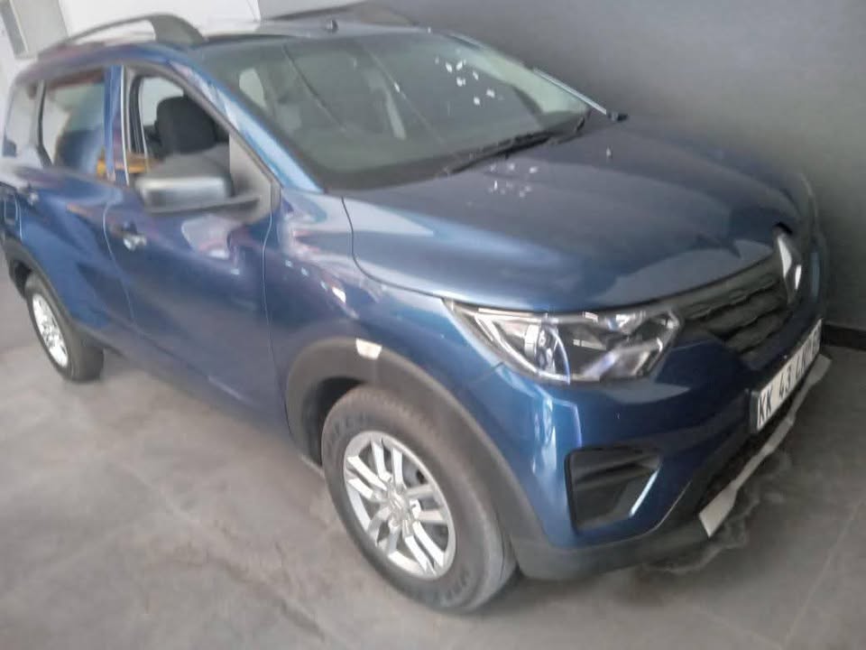 RENAULT TRIBER 7