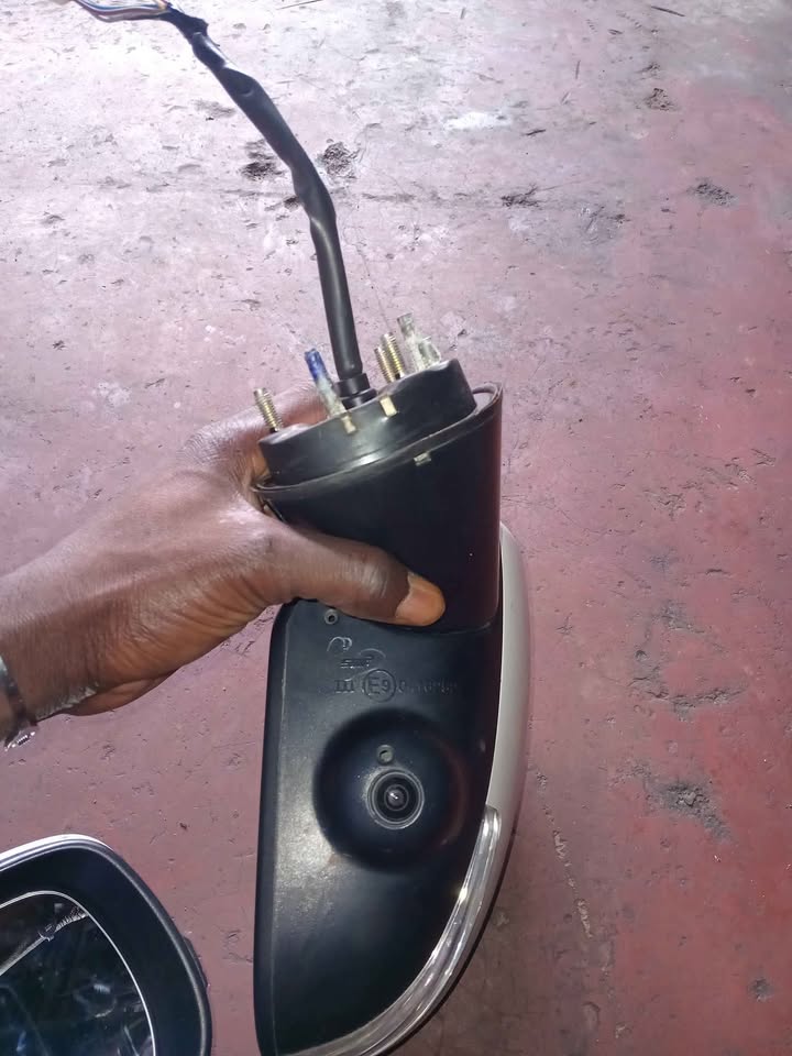 Suzuki Beleno electric side mirrors with cameras