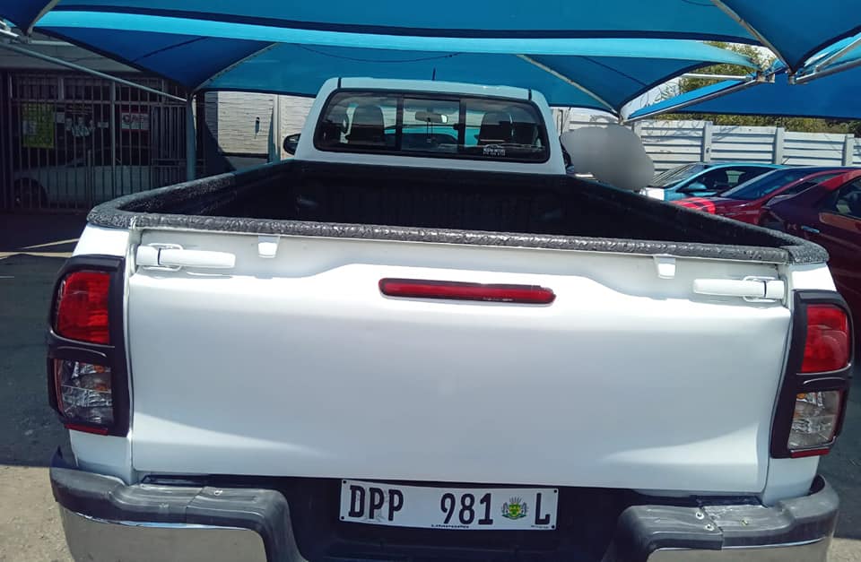 2017 TOYOTA HILUX 2.8 SINGLE CAB 4X4
