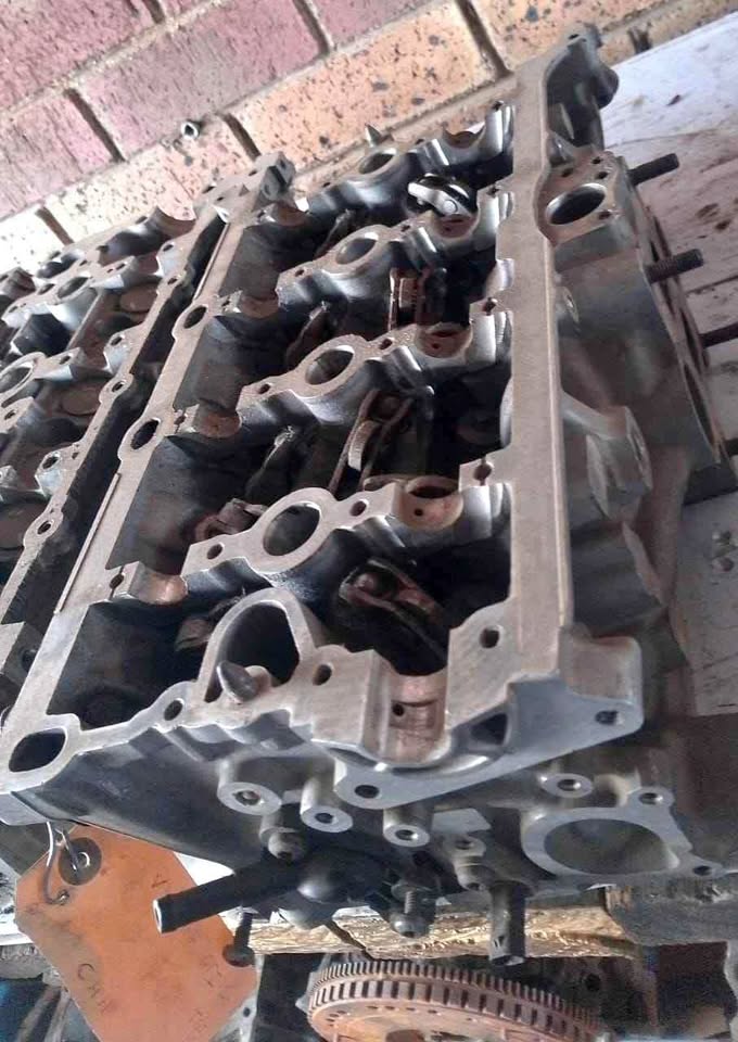 VW Golf GTI 2.0 tsi chh cylinder head