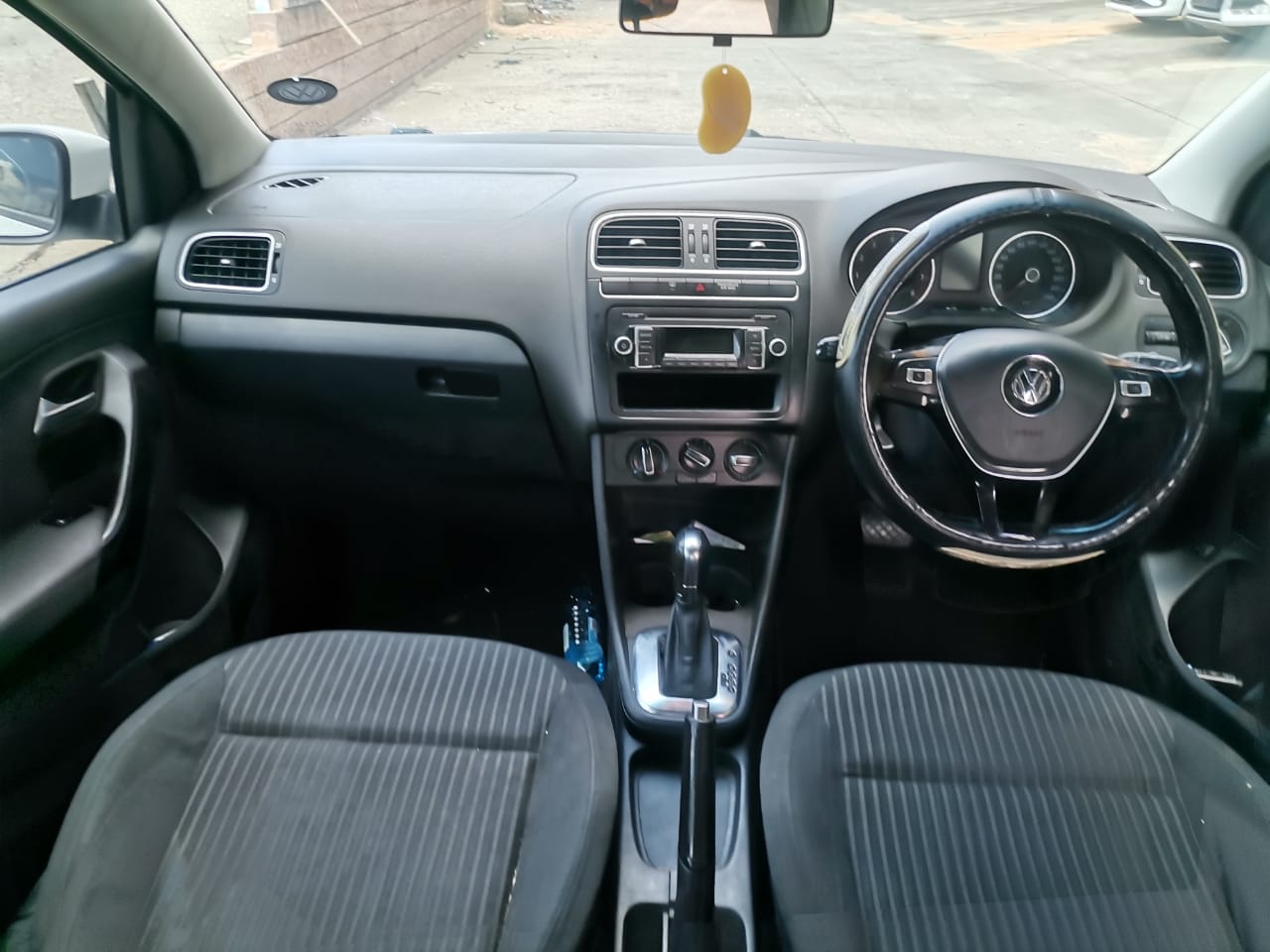 vw 2014 polo sedan DSG automatic