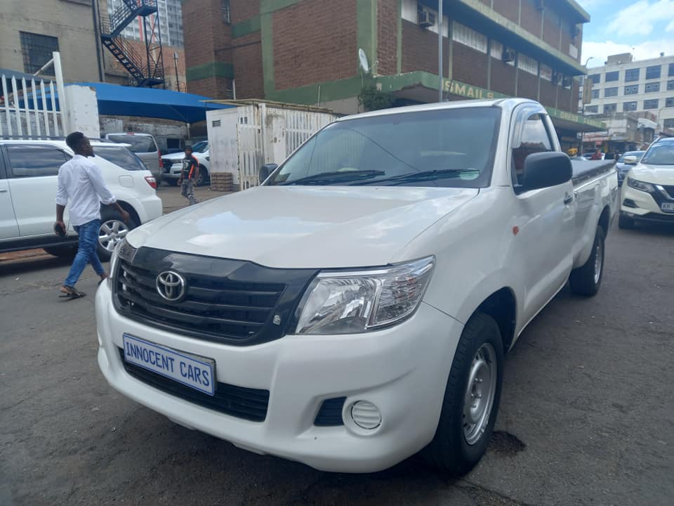 2015 TOYOTA HILUX 2.0 VVTI PETROL, SINGLE CAB, MANUAL, WHITE COLOUR, MILEAGE 85000KM