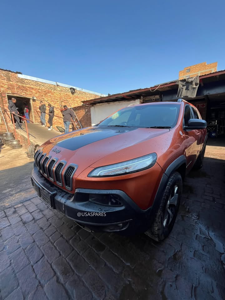 2ND Hand Jeep Cherokee 3.2 KL Spares In Stock - Private Seller 2ND Hand Jeep Cherokee 3.2 KL Spares In Stock - Private Seller