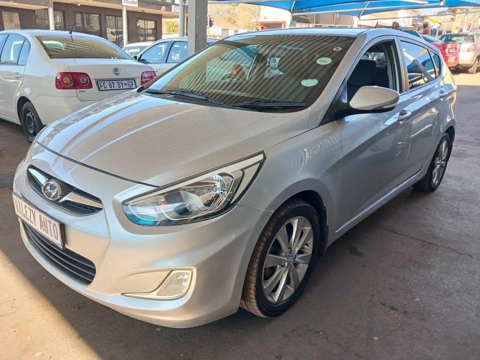 2015 HYUNDAI ACCENT 1.6 HATCH Transmission: Automatic  Mileage: 105000km  Fueltype: Petrol  Silver