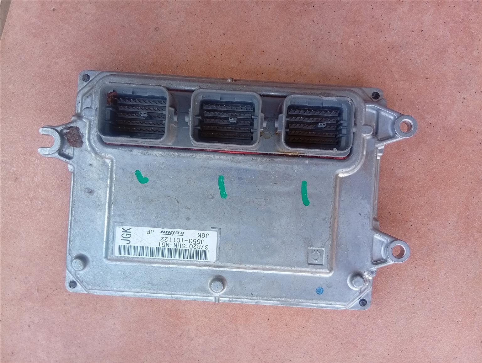 Honda HRV HR-V Engine Control Unit ECU 37820-5HN-N51 JGK  J553-101122  Module co - Private Seller