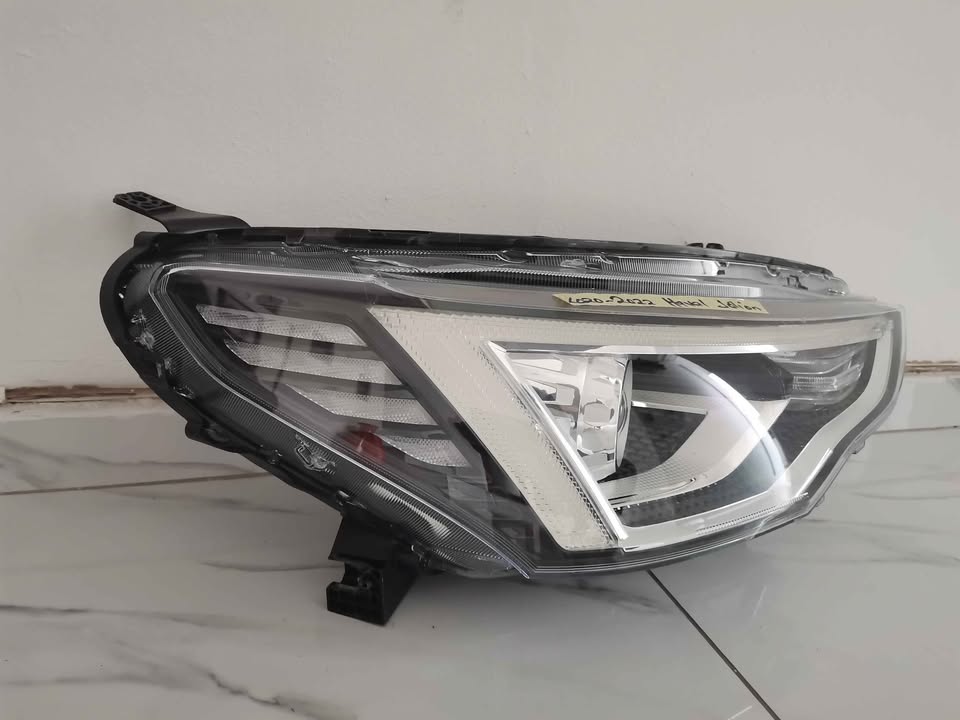 Haval Jolion xenon headlight right side 2020-2022 - Private Seller