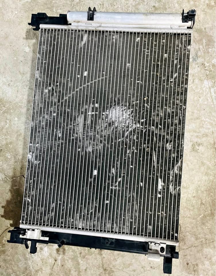 Renault Sandero radiator Renault Duster Renault Captur radiator and condenser Renault Clio 4 - Private Seller Renault Sandero radiator Renault Duster Renault Captur radiator and condenser Renault Clio 4 - Private Seller