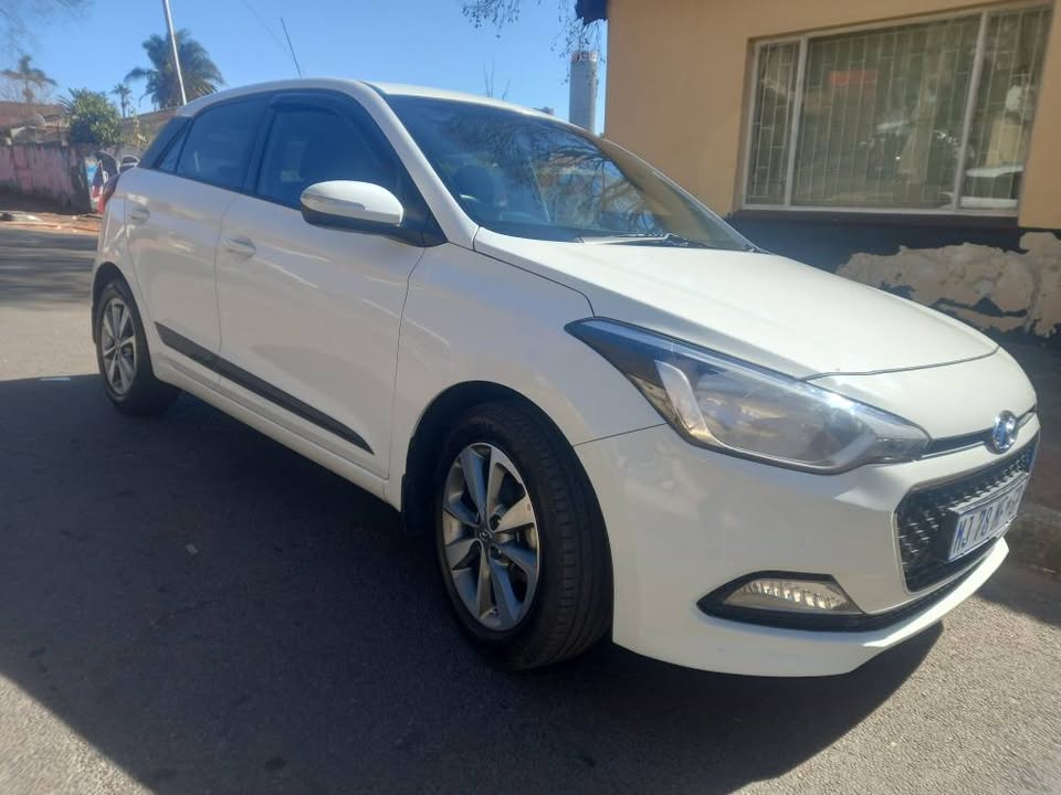 2016 Hyundai i20 1.4 FLUID PETROL, MANUAL, 75000kms,  Reverse sensor