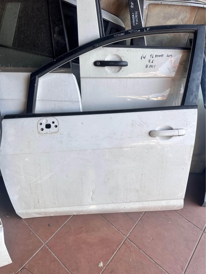 Nissan tiida left front door shell - Private Seller Nissan tiida left front door shell - Private Seller