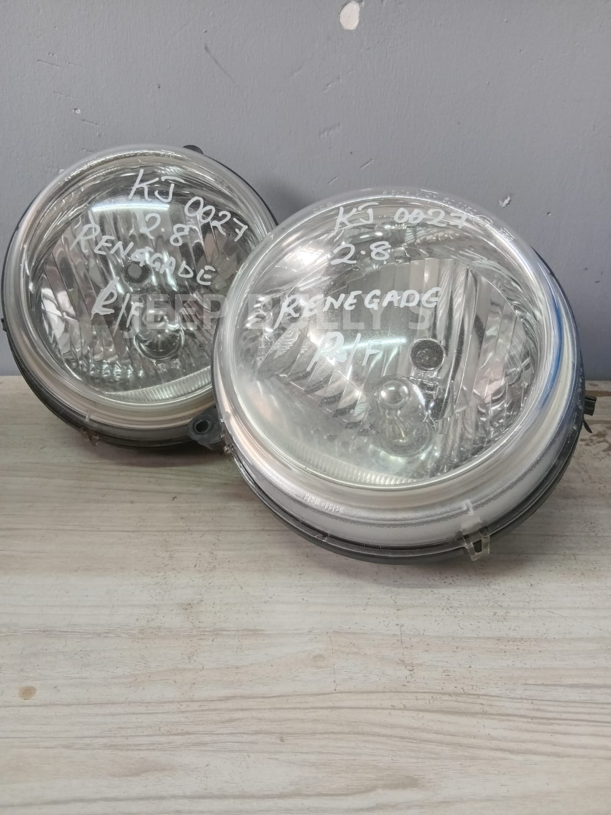 2.8 Jeep Renegade Headlights L|H & R|H - Private Seller 2.8 Jeep Renegade Headlights L|H & R|H - Private Seller