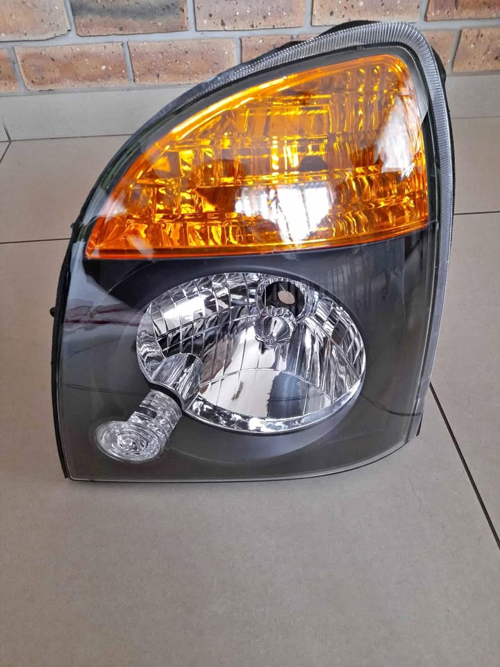 HYUNDAI H100 FACELIFT 2012 ONWARDS BRAND NEW HEADLIGHTS FORSALE PRICE